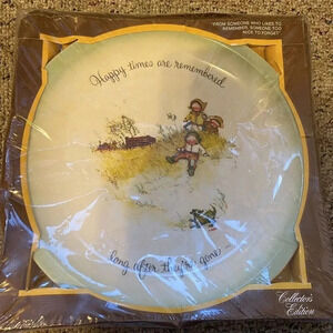 New Vintage NIB 1972 Holly Hobbie Decorate Plate, Happy Times Are Remembered